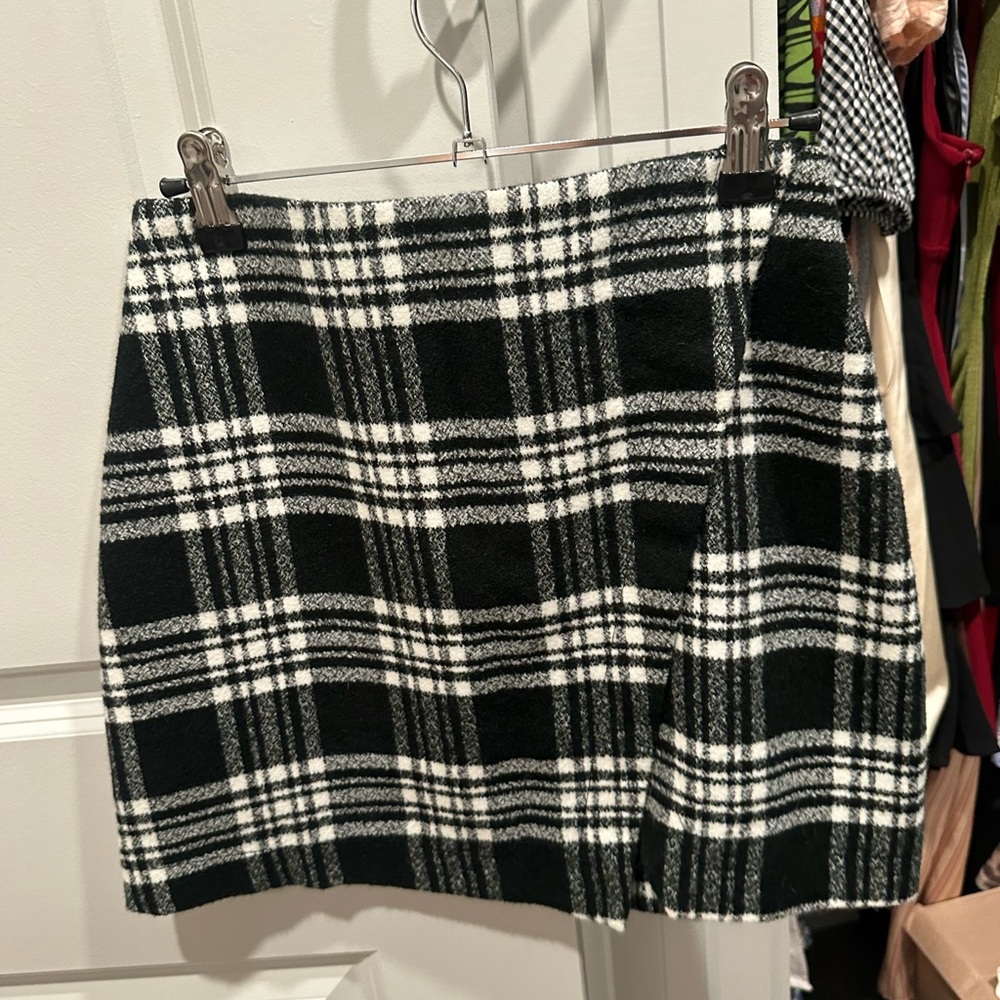 Abercrombie & Fitch Black and White Mini Skirt